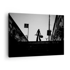 Impression sur toile - Image sur toile - Une figure de femme dans les escaliers en noir et blanc avec une atmosphère dynamique - 70x50cm - Pèlerinage urbain - Décoration murale moderne pour le salon et la chambre ARTTOR