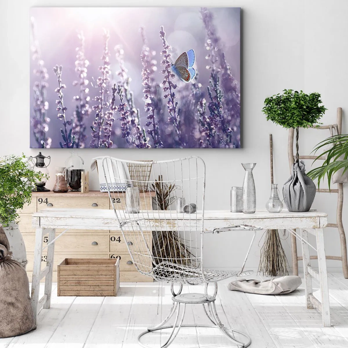 Impression sur toile - Image sur toile - Un papillon sur une lavande en fleurs dans la lumière du matin - 70x50cm - Baiser de papillon - Décoration murale moderne pour le salon et la chambre ARTTOR