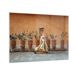 Impression sur verre - Image sur verre - Une femme de style bohème marchant devant des pots de cactus. - 70x50cm - Style hippie - Décoration murale moderne pour le salon et la chambre ARTTOR