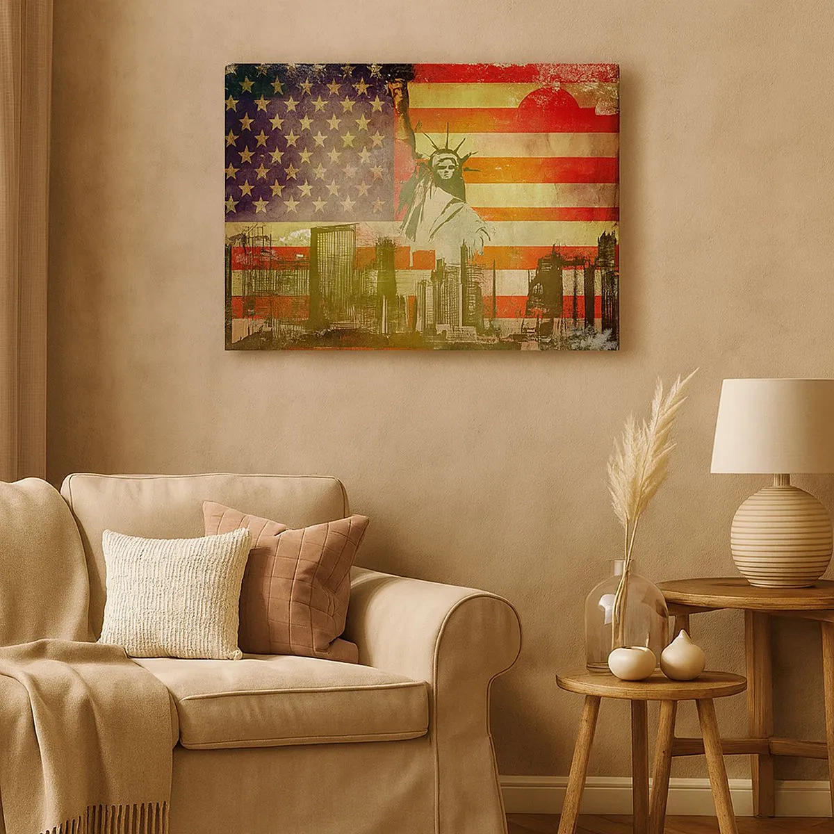 Impression sur toile - Image sur toile - La Statue de la Liberté avec en toile de fond le drapeau américain et les toits de la ville - 70x50cm - Vive l'Amérique! - Décoration murale moderne pour le salon et la chambre ARTTOR