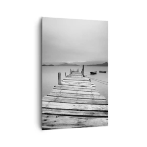 Impression sur toile - Image sur toile - Une vue en noir et blanc d'une jetée en bois et d'un lac calme. - 80x120cm - Derrière les montagnes, au-delà des mers - Décoration murale moderne pour le salon et la chambre ARTTOR