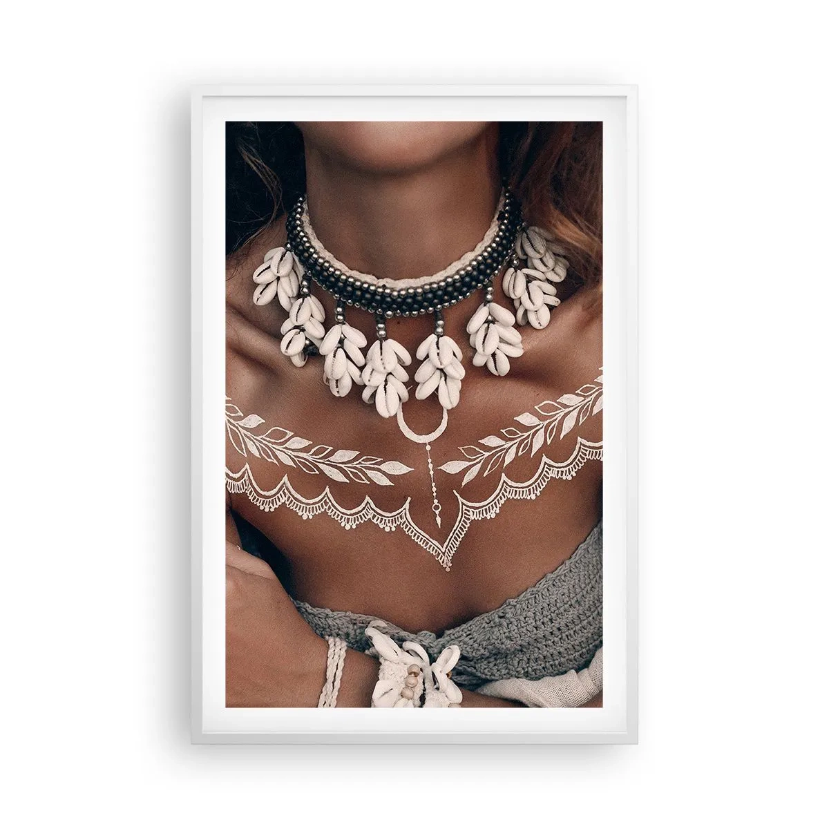 Affiche dans un cadre blanc - Poster - Talismans, rituels de la féminité - 61x91 cm