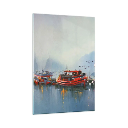 Impression sur verre - Image sur verre - Un port avec des bateaux rouges entouré d'un paysage brumeux - 80x120cm - Na końcu świata - Décoration murale moderne pour le salon et la chambre ARTTOR
