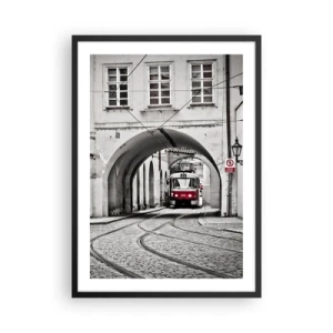 Affiche dans un cadre noir - Poster - Tramway rouge dans un décor noir et blanc - 50x70cm - Dans le labyrinthe de la ville - Décoration murale moderne pour le salon et la chambre ARTTOR