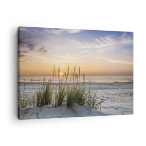 Impression sur toile - Image sur toile - Une plage de sable au coucher du soleil avec de l'herbe en arrière-plan - 70x50cm - Regarde, pense, ressent - Décoration murale moderne pour le salon et la chambre ARTTOR
