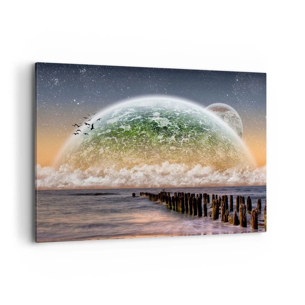 Impression sur toile - Image sur toile - Un paysage fantastique avec une grande planète au-dessus de la mer et une jetée en bois. - 120x80cm - Et le monde est sorti de l'eau - Décoration murale moderne pour le salon et la chambre ARTTOR