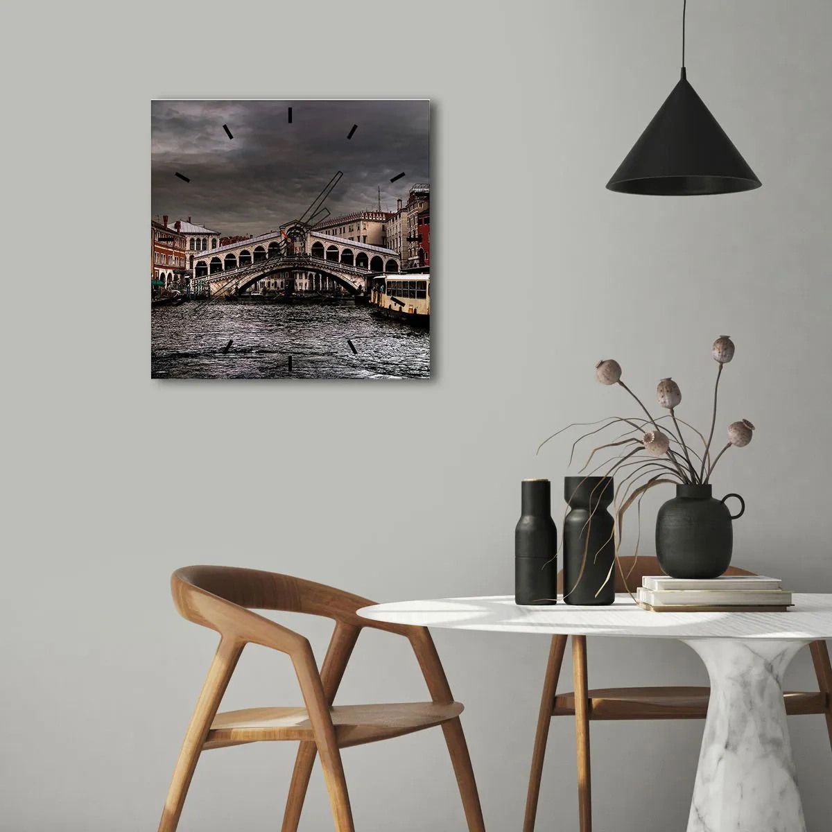 Horloge murale - Pendule murale - Pont du Rialto à Venise sur le Grand Canal, architecture classique. - 30x30cm - Promesse d'une soirée vénitienne - Décoration murale moderne pour le salon et la chambre ARTTOR