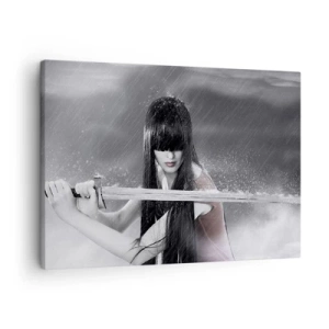 Impression sur toile - Image sur toile - Une femme avec une épée sous la pluie avec une apparence dynamique et mystérieuse - 70x50cm - Belle et dangereuse - Décoration murale moderne pour le salon et la chambre ARTTOR