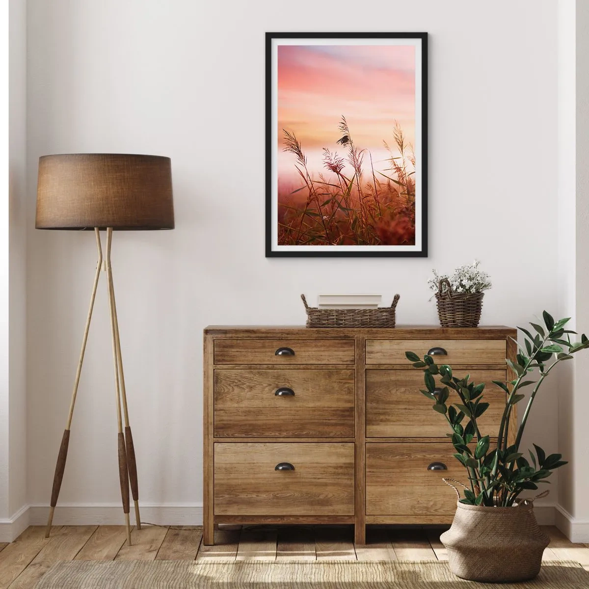 Affiche dans un cadre noir - Poster - Graminées contre un ciel coloré au coucher du soleil - 50x70cm - Cerfs-volants, pissenlits, vent - Décoration murale moderne pour le salon et la chambre ARTTOR