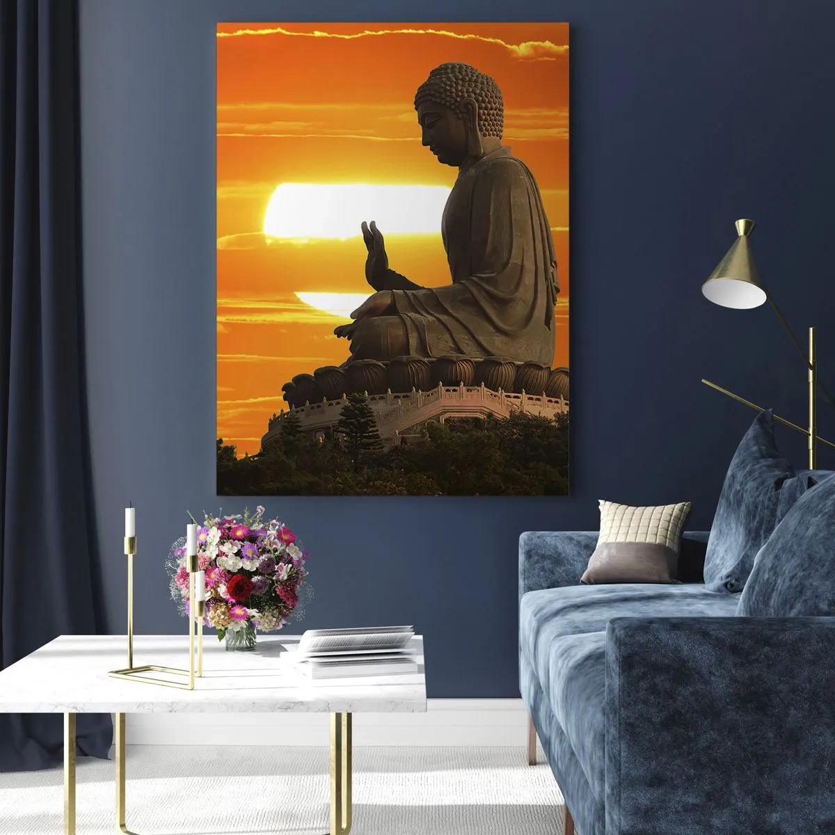 Impression sur verre - Image sur verre - Une statue bouddhiste sur fond de coucher de soleil orange - 80x120cm - Aucune peur du monde - Décoration murale moderne pour le salon et la chambre ARTTOR
