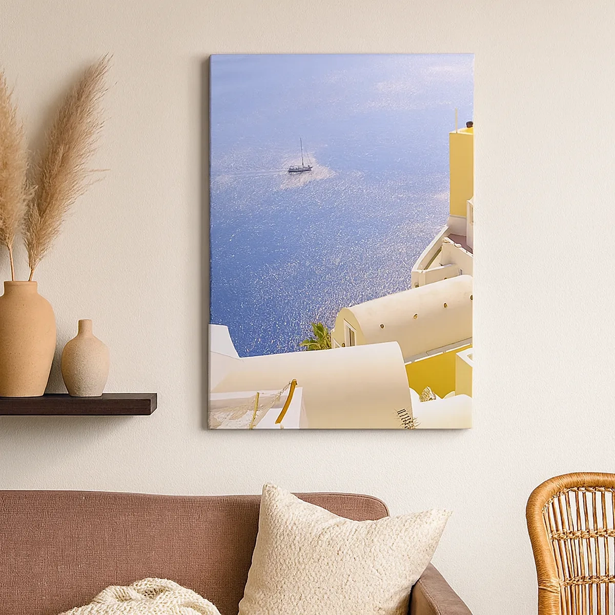 Impression sur toile - Image sur toile - Architecture grecque avec vue sur la mer et un bateau en arrière-plan - 50x70cm - Paysage grec en blanc et bleu ciel - Décoration murale moderne pour le salon et la chambre ARTTOR