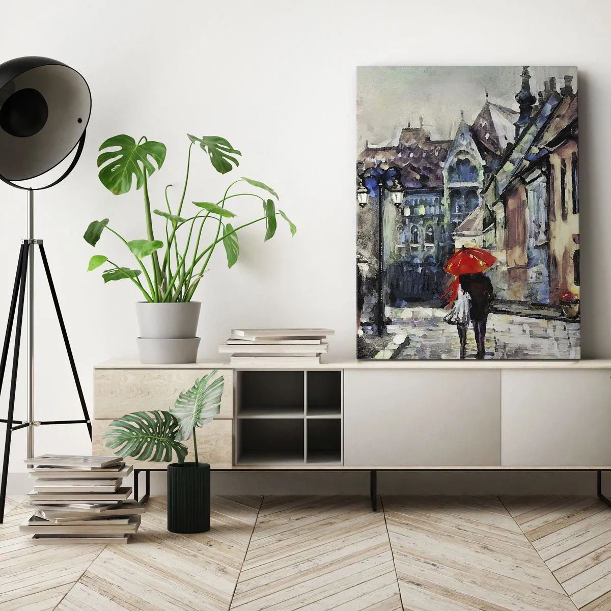 Impression sur toile - Image sur toile - Une charmante rue de la ville avec un couple sous un parapluie rouge - 80x120cm - Pluie pour deux - Décoration murale moderne pour le salon et la chambre ARTTOR
