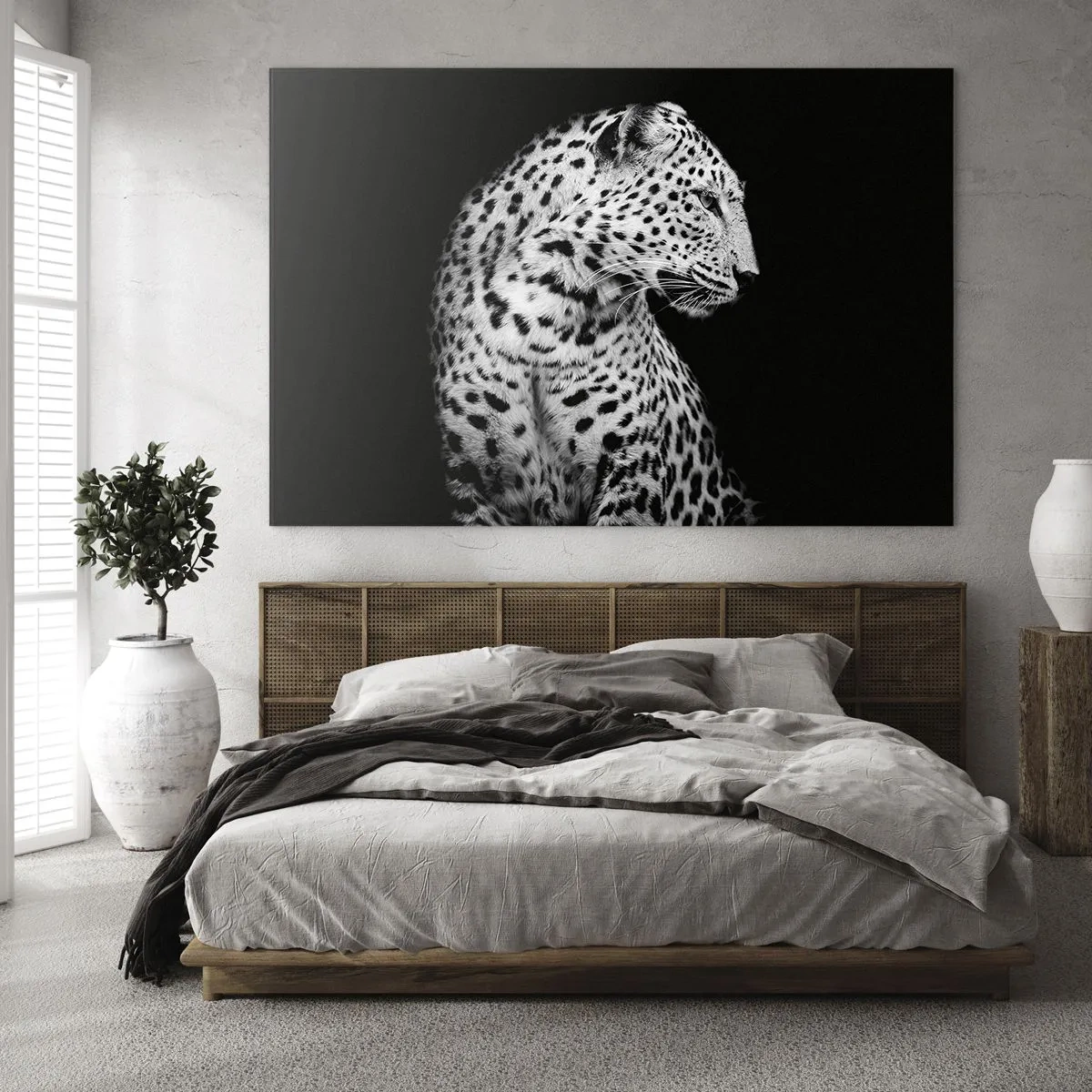 Impression sur verre - Image sur verre - Un léopard dans une lumière noire et blanche contre une fenêtre - 70x50cm - Presque un profil parfait! - Décoration murale moderne pour le salon et la chambre ARTTOR