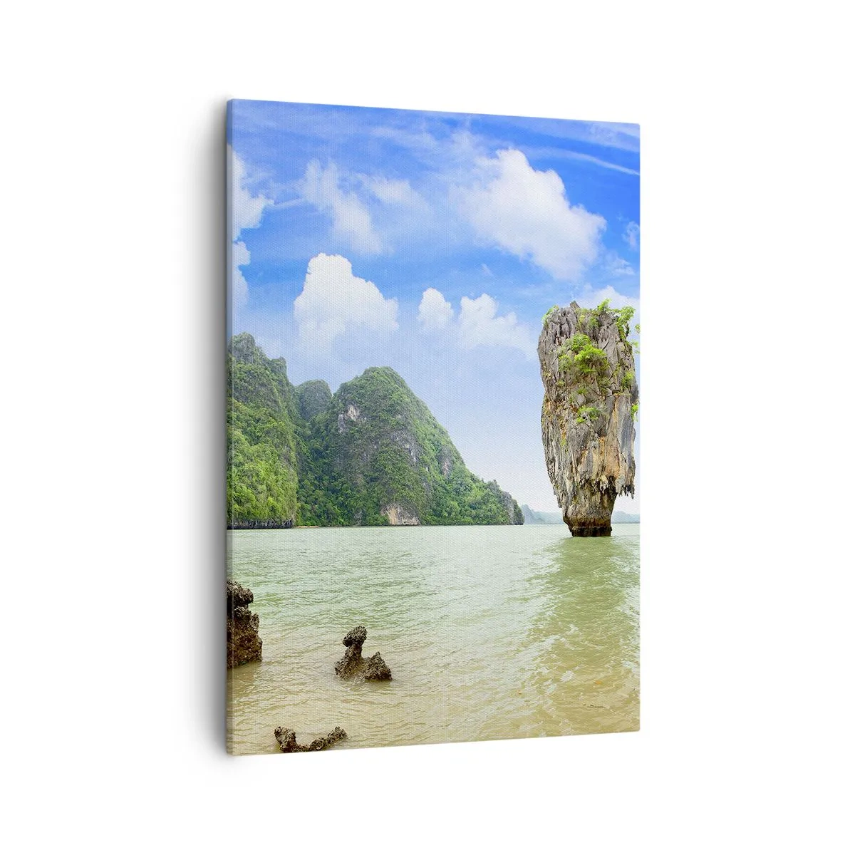 Impression sur toile - Image sur toile - Une formation rocheuse exotique entourée d'eau et de verdure sous un ciel bleu. - 50x70cm - Merveilles rocheuses de la nature - Décoration murale moderne pour le salon et la chambre ARTTOR