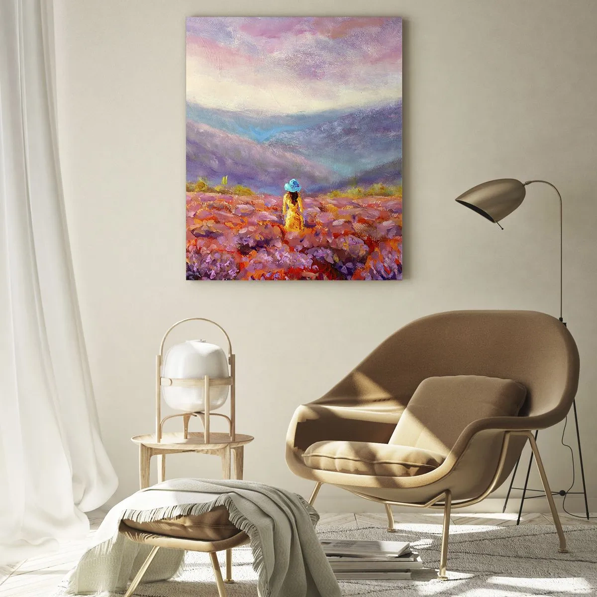 Impression sur verre - Image sur verre - Une silhouette portant un chapeau dans un champ de lavande au crépuscule - 50x70cm - Dans un monde lavande - Décoration murale moderne pour le salon et la chambre ARTTOR