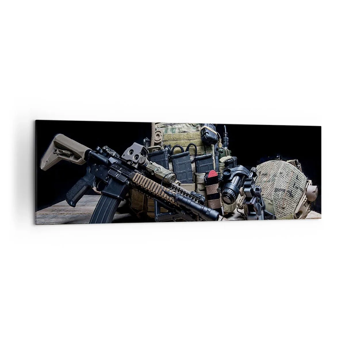 Impression sur toile - Image sur toile - Équipement tactique avec un fusil sur une table en bois - 160x50cm - Se reposer! - Décoration murale moderne pour le salon et la chambre ARTTOR