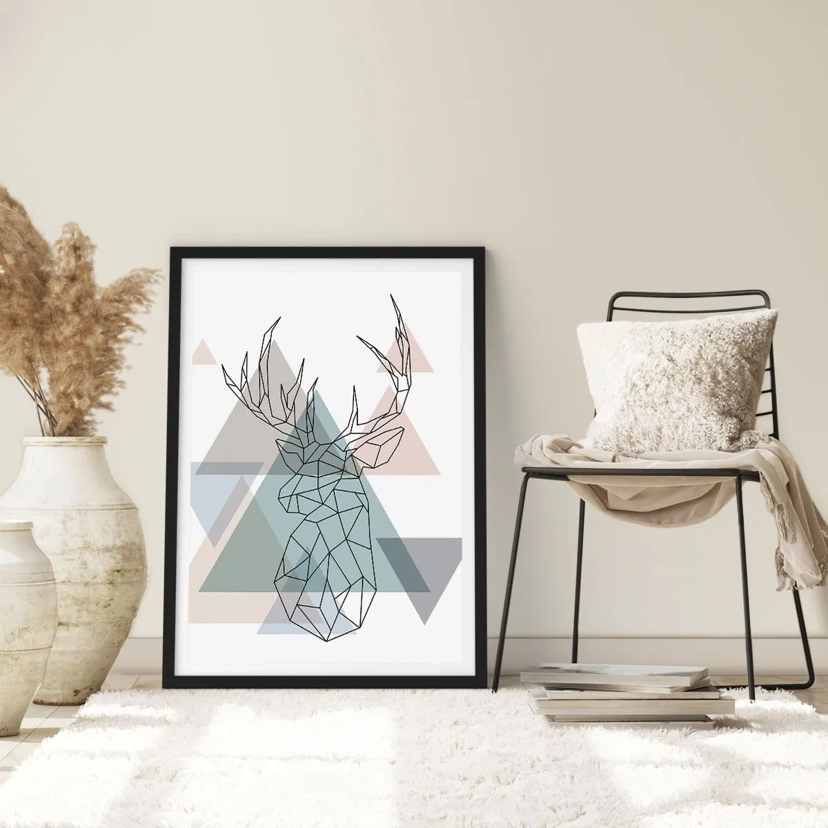 Affiche dans un cadre noir - Poster - Silhouette géométrique d'un cerf sur fond de triangles - 50x70cm - Dans une forêt géométrique - Décoration murale moderne pour le salon et la chambre ARTTOR