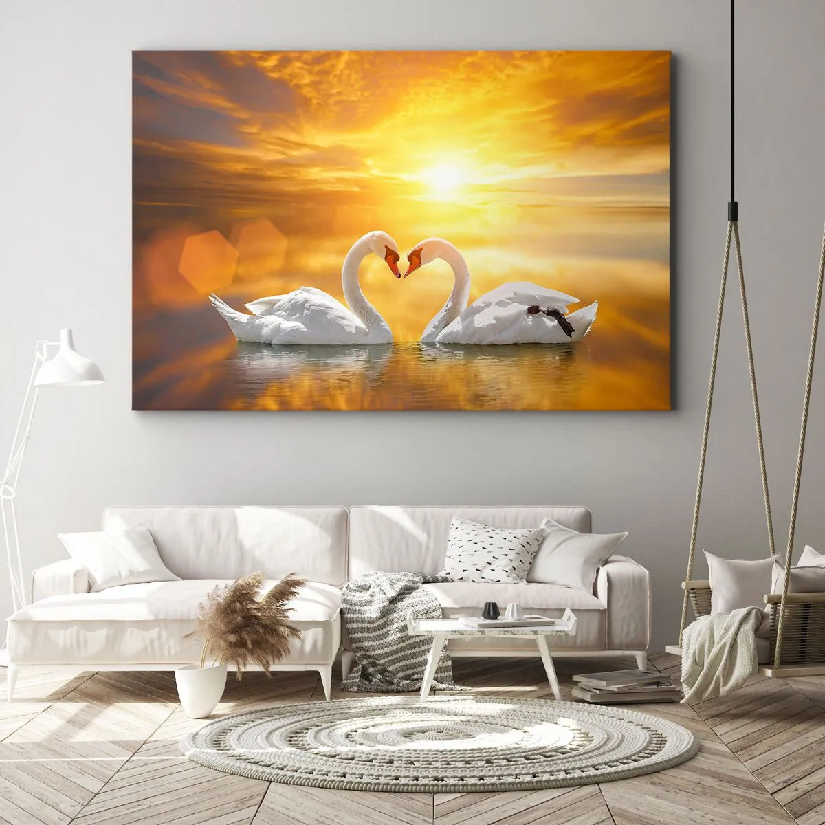 Impression sur toile - Image sur toile - Une scène romantique de deux cygnes formant un cœur sur fond de coucher de soleil doré. - 70x50cm - Le coeur est le plus beau mot du monde… - Décoration murale moderne pour le salon et la chambre ARTTOR