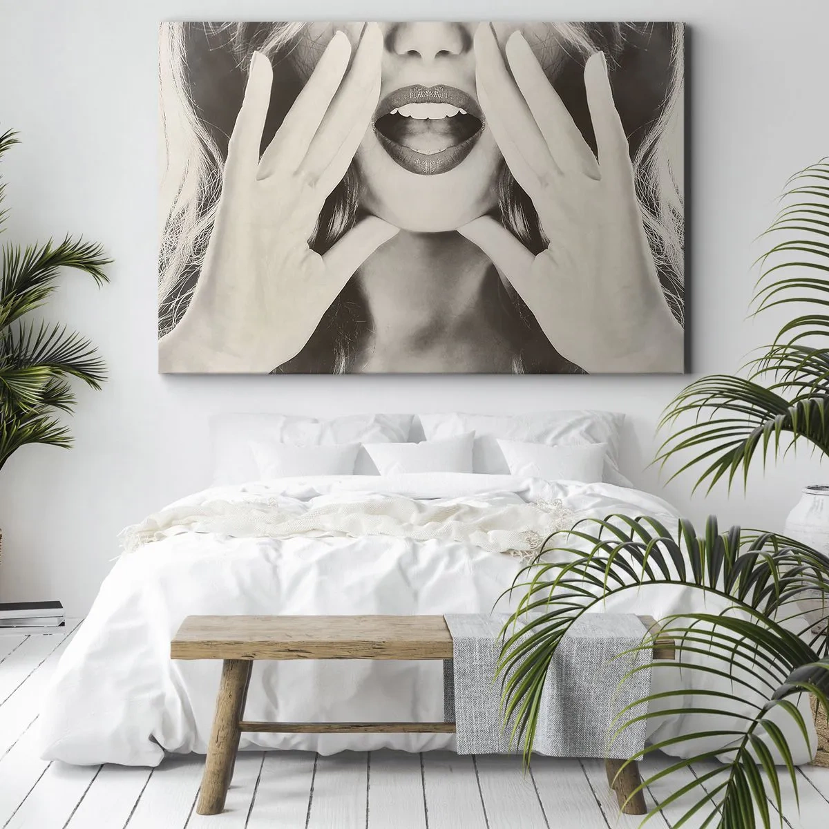 Impression sur toile - Image sur toile - Portrait noir et blanc d'une femme aux lèvres et aux mains expressives - 120x80cm - J'arrive! - Décoration murale moderne pour le salon et la chambre ARTTOR
