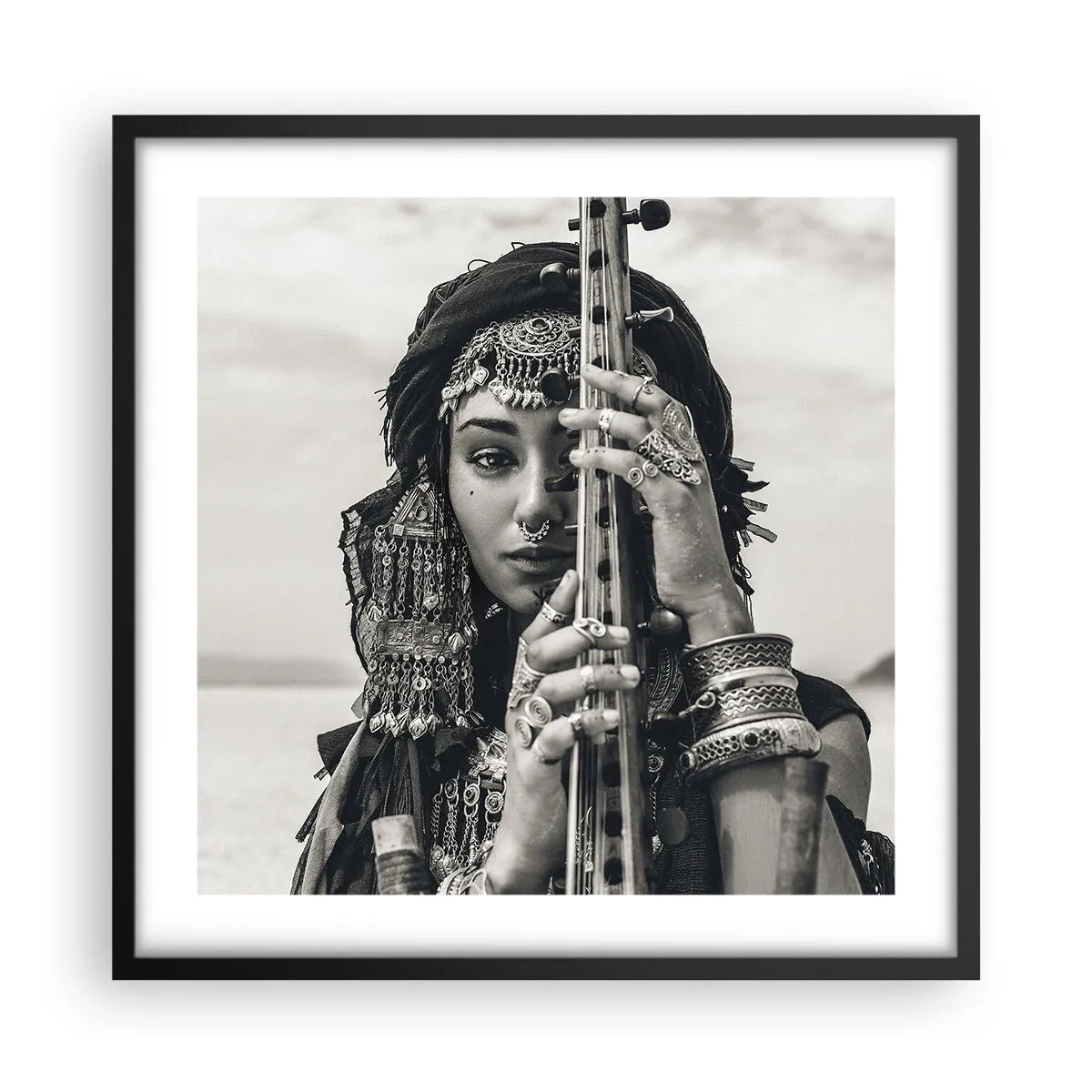 Affiche dans un cadre noir - Poster - Musique de l'Orient elle-même - 50x50 cm