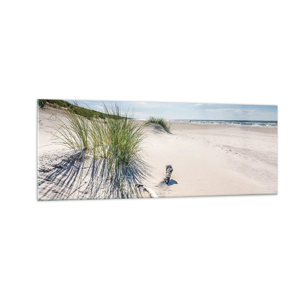 Impression sur verre - Image sur verre - Une plage baltique avec du sable, de l'herbe et un ciel bleu calme - 140x50cm - La plus belle? La Baltique - Décoration murale moderne pour le salon et la chambre ARTTOR