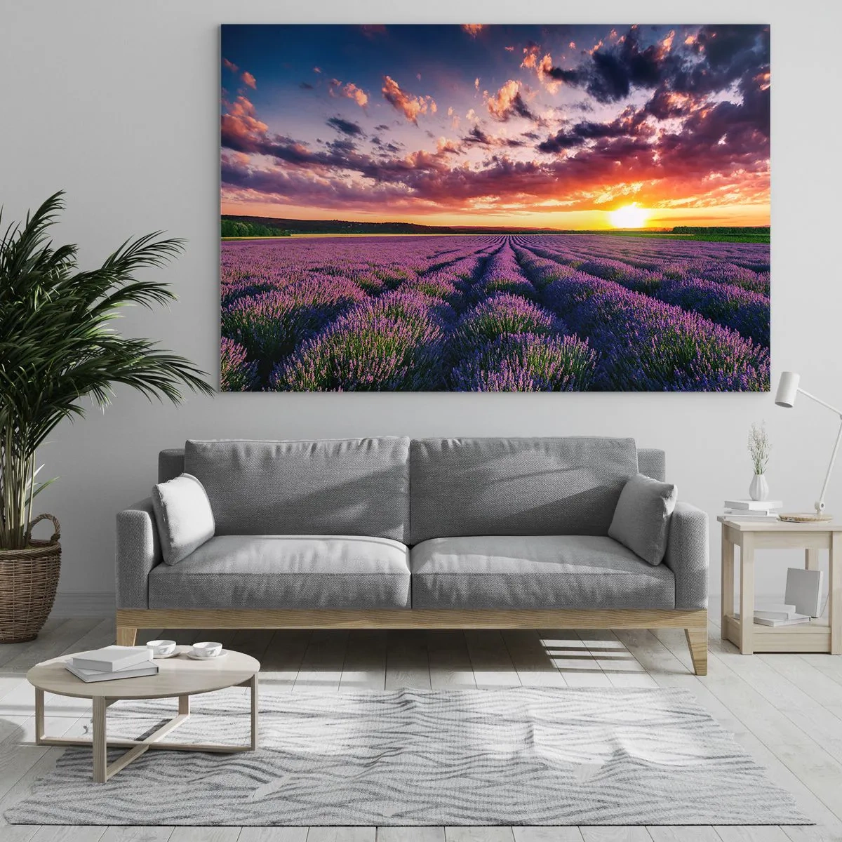 Impression sur verre - Image sur verre - Un champ de lavande au coucher du soleil avec un ciel coloré et des nuages - 70x50cm - Monde de lavande - Décoration murale moderne pour le salon et la chambre ARTTOR