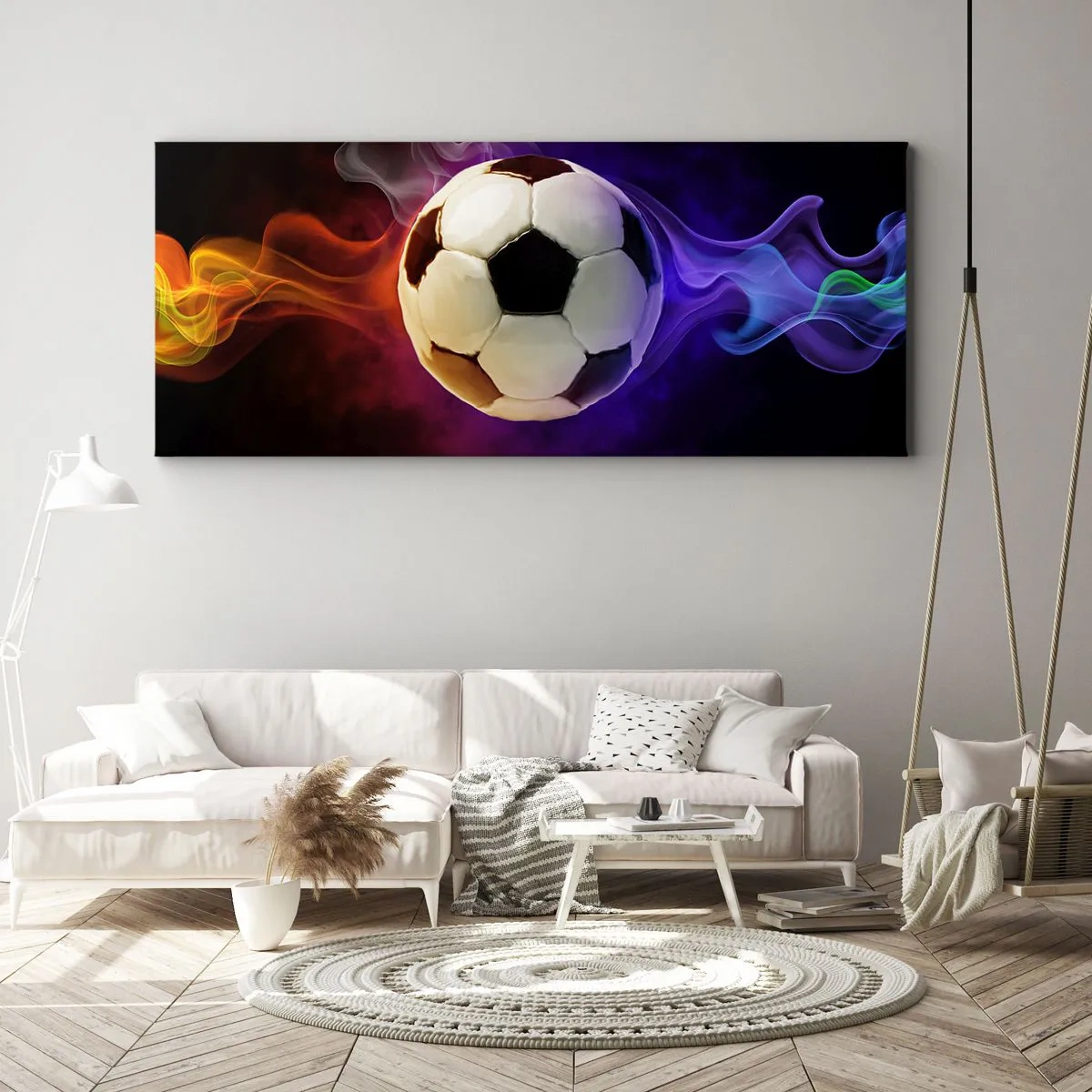Impression sur toile - Image sur toile - Un ballon de football entouré d'effets de fumée colorés sur un fond sombre. - 140x50cm - Le pouvoir magique du jeu - Décoration murale moderne pour le salon et la chambre ARTTOR
