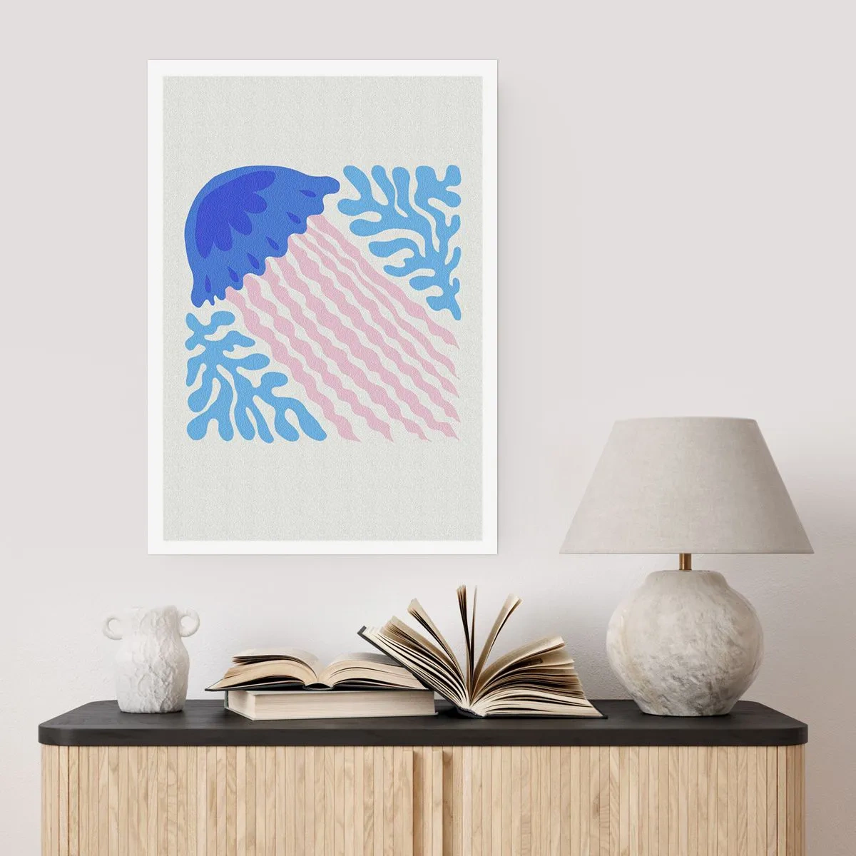 Affiche - Poster - Méduse stylisée entourée de végétation sous-marine - 50x70cm - Comme d'un autre monde - Décoration murale moderne pour le salon et la chambre ARTTOR