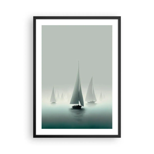 Affiche dans un cadre noir - Poster - Un groupe de voiliers naviguant sur une mer brumeuse, entouré d'eaux calmes. - 50x70cm - Fait de brouillard - Décoration murale moderne pour le salon et la chambre ARTTOR
