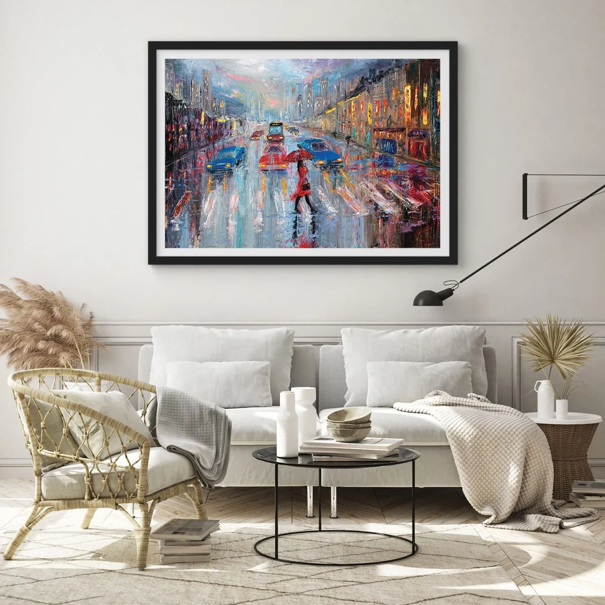 Affiche dans un cadre noir - Poster - Une femme avec un parapluie dans une rue pluvieuse à la lumière du néon. - 70x50cm - Après-midi pluvieux en ville - Décoration murale moderne pour le salon et la chambre ARTTOR