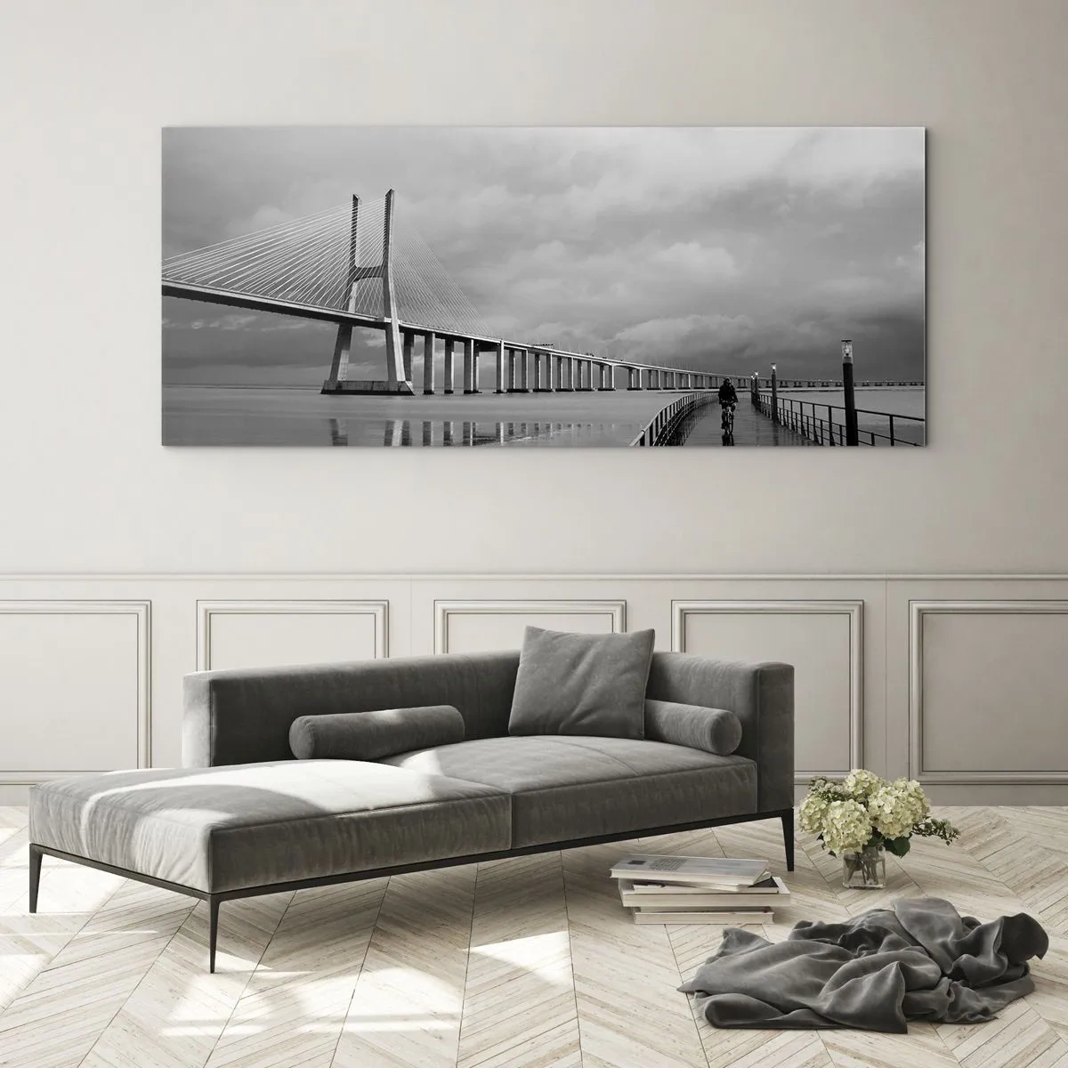 Impression sur verre - Image sur verre - Un pont suspendu au-dessus de l'eau en noir et blanc - 160x50cm - A tous ceux qui lui sont important - Décoration murale moderne pour le salon et la chambre ARTTOR