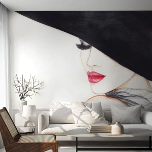 Papier Peint Photo Premium Sand - Femme élégante avec un chapeau et des lèvres rouges - 100x70cm - Élégance et sensualité - Décoration murale moderne pour le salon et la chambre ARTTOR