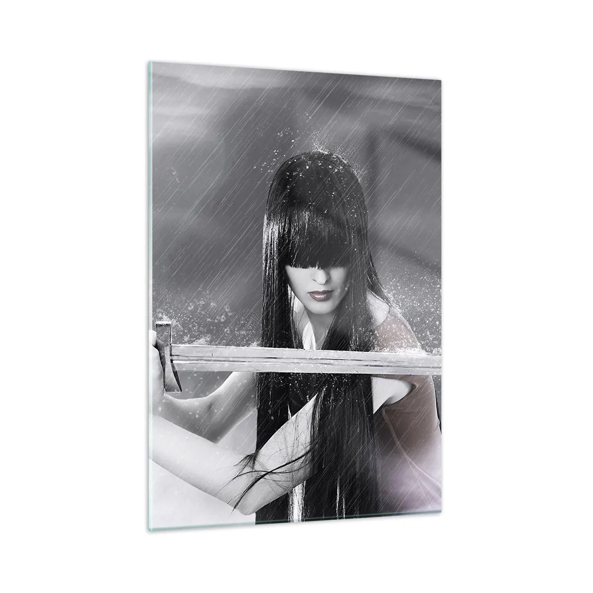 Impression sur verre - Image sur verre - Une femme avec une épée sous la pluie sur un fond monochrome. - 50x70cm - Belle et dangereuse - Décoration murale moderne pour le salon et la chambre ARTTOR