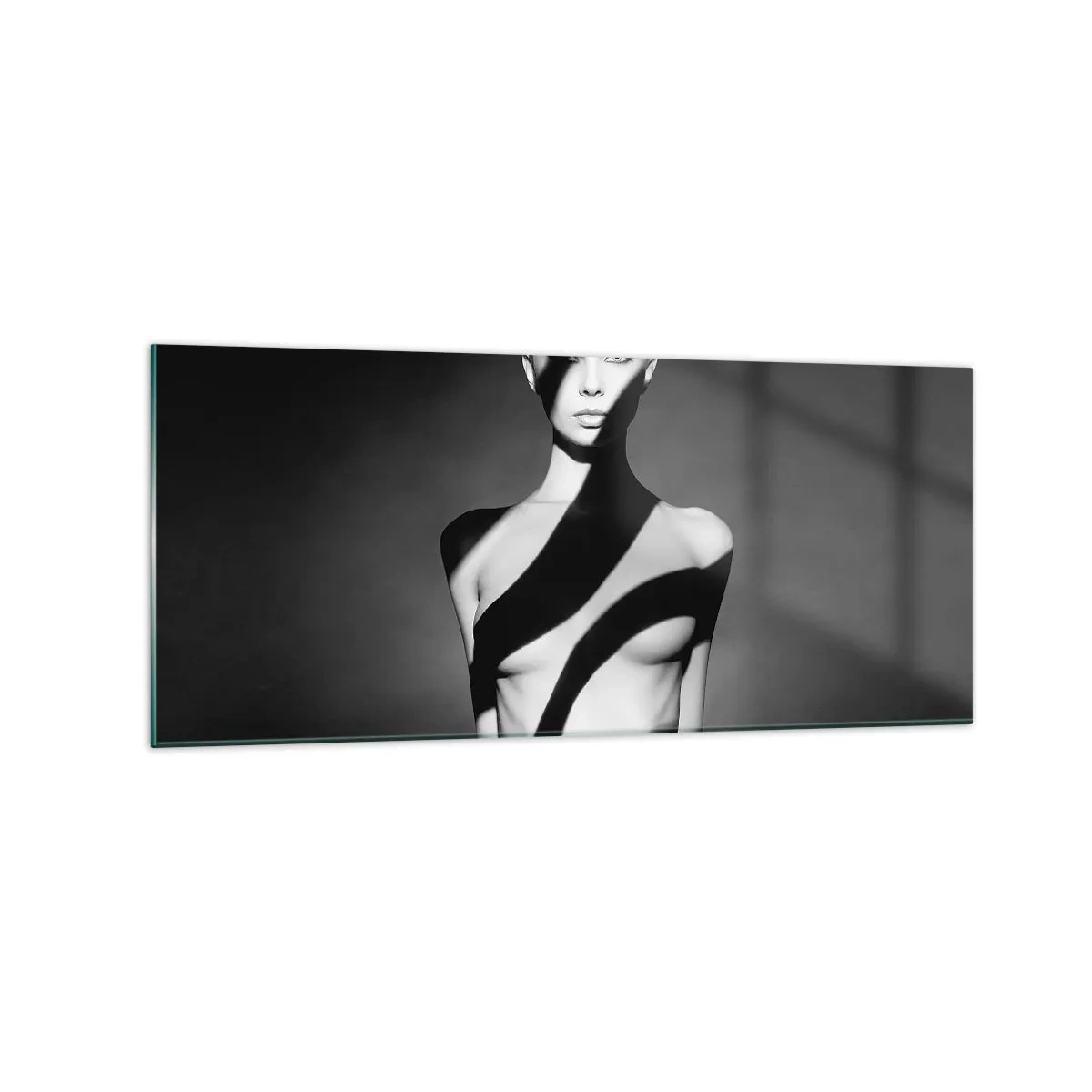 Impression sur verre - Image sur verre - Portrait noir et blanc d'une femme dans l'ombre et la lumière - 120x50cm - Dans la brillance et l'ombre - Décoration murale moderne pour le salon et la chambre ARTTOR