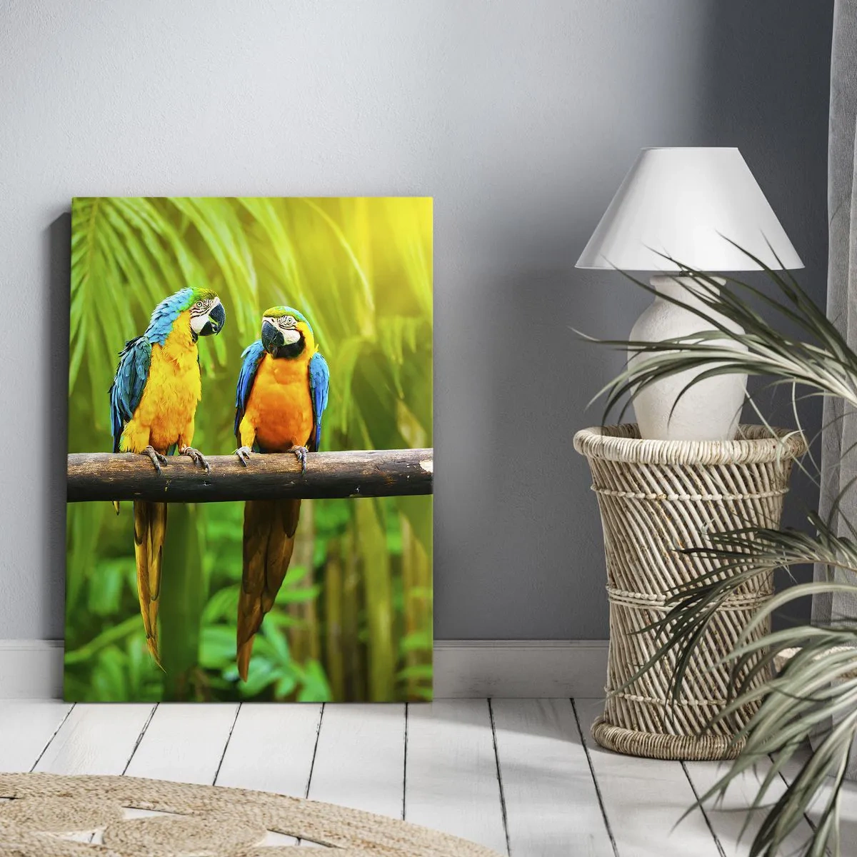 Impression sur toile - Image sur toile - Trois perroquets colorés sur fond de verdure tropicale - 80x120cm - Et avez-vous entendu qu'elle ...? - Décoration murale moderne pour le salon et la chambre ARTTOR