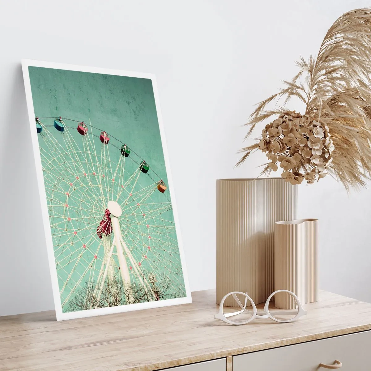 Affiche - Poster - Une grande roue rétro contre un ciel menthe - 50x70cm - Nous vous invitons à vous amuser - Décoration murale moderne pour le salon et la chambre ARTTOR