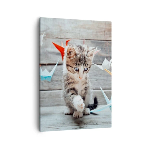 Impression sur toile - Image sur toile - Un chaton jouant avec des grues en papier origami suspendues. - 50x70cm - Première leçon - Décoration murale moderne pour le salon et la chambre ARTTOR