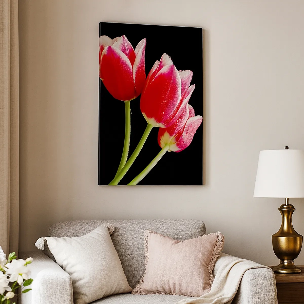 Impression sur toile - Image sur toile - Tulipes rouges avec des gouttes de rosée sur fond noir - 50x70cm - Une promesse d'amour pur - Décoration murale moderne pour le salon et la chambre ARTTOR