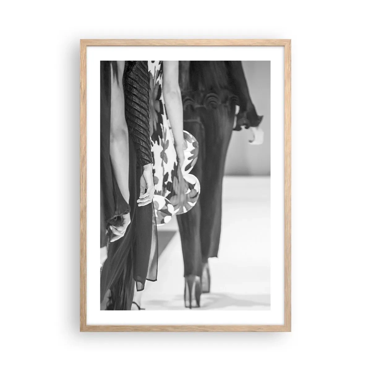 Affiche dans un chêne clair - Poster - Un défilé stylé - 50x70 cm