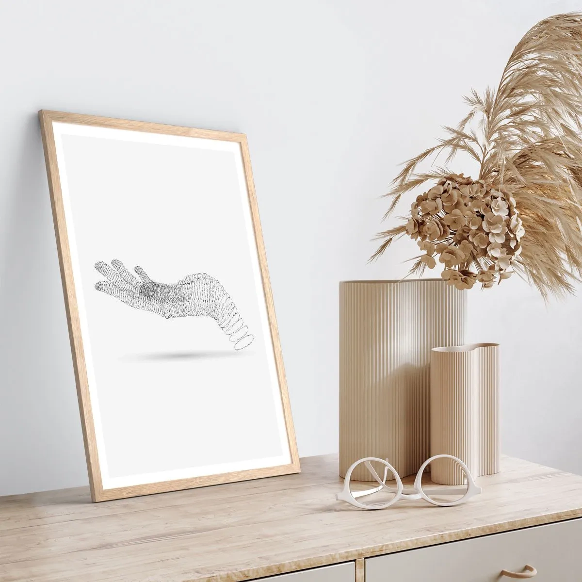 Affiche dans un chêne clair - Poster - La main ressort - 50x70 cm