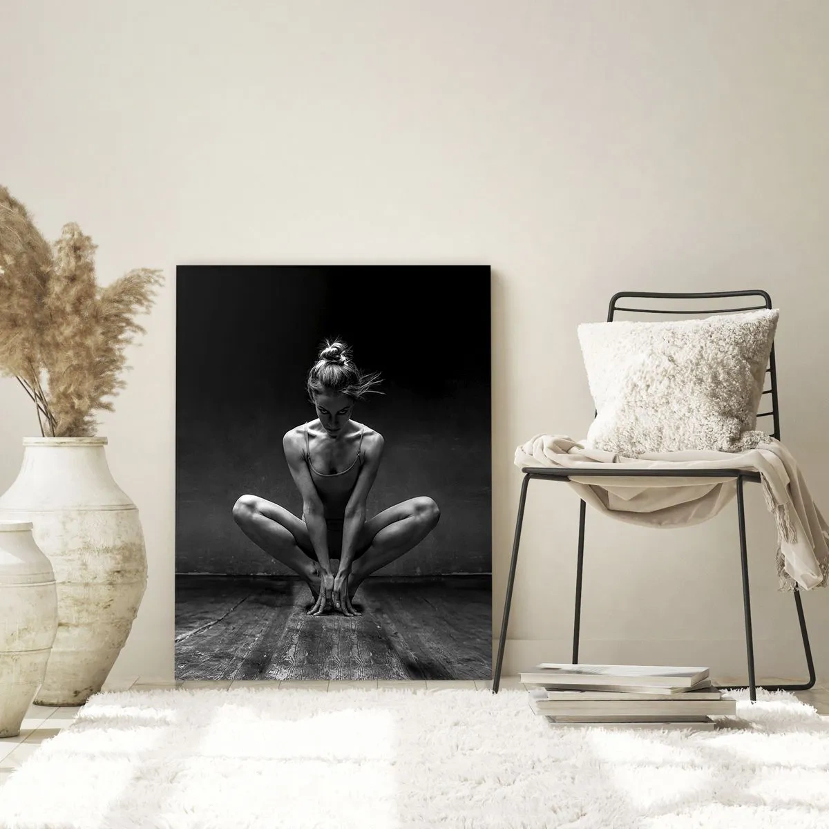 Impression sur verre - Image sur verre - Une danseuse dans une pose de ballet sur un plancher en bois - 50x70cm - Concentration de l'énergie de la danse - Décoration murale moderne pour le salon et la chambre ARTTOR