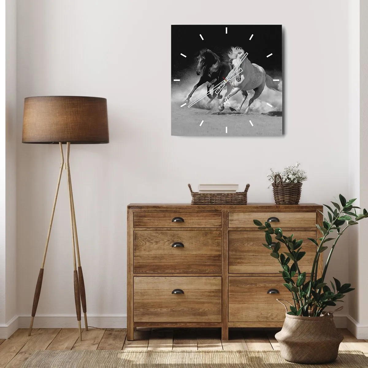 Horloge murale - Pendule murale - Chevaux au galop en noir et blanc - 30x30cm - Galop de la liberté - Décoration murale moderne pour le salon et la chambre ARTTOR