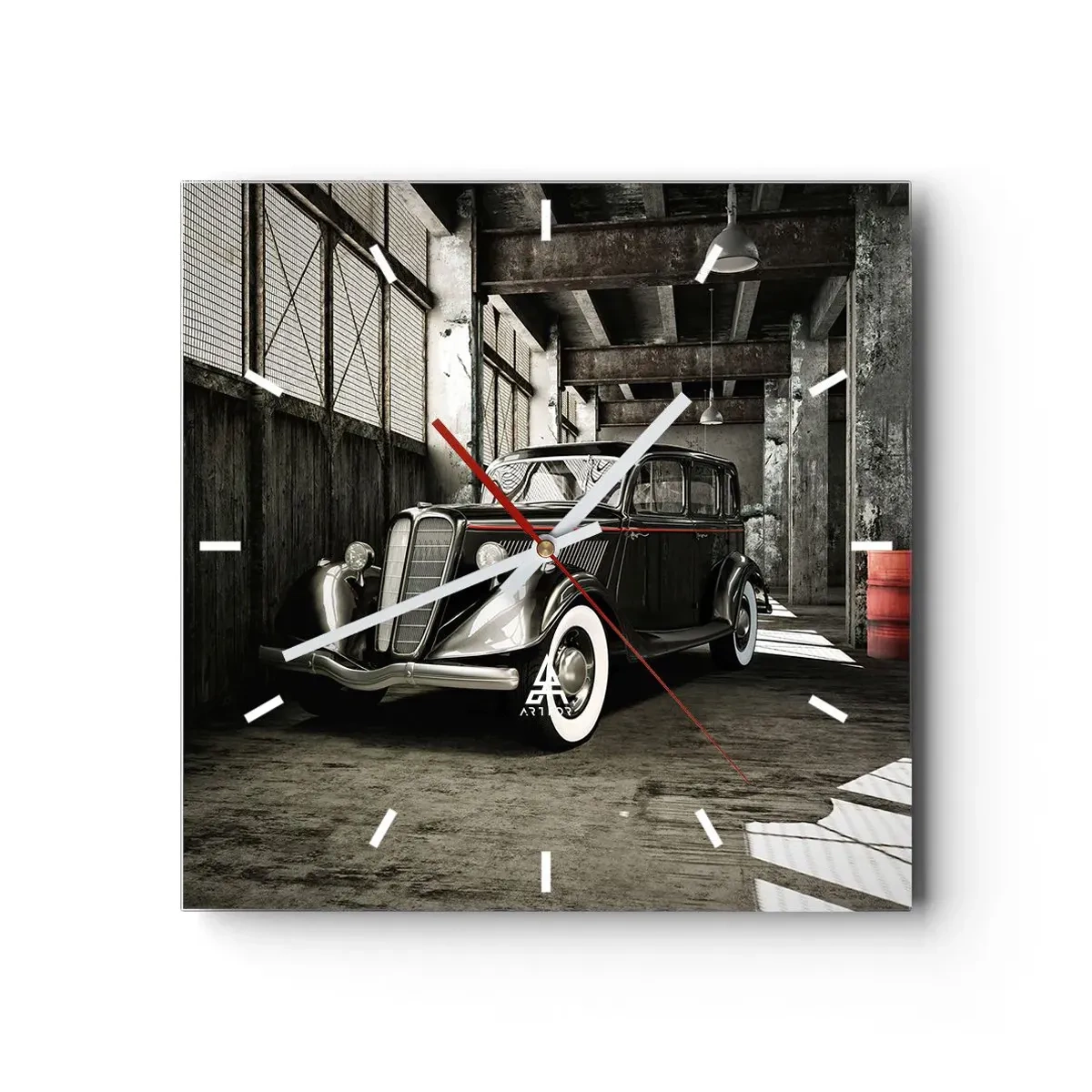 Horloge murale - Pendule murale - Voiture rétro élégante dans un entrepôt brut - 30x30cm - L'élégance éternelle des années 30 - Décoration murale moderne pour le salon et la chambre ARTTOR