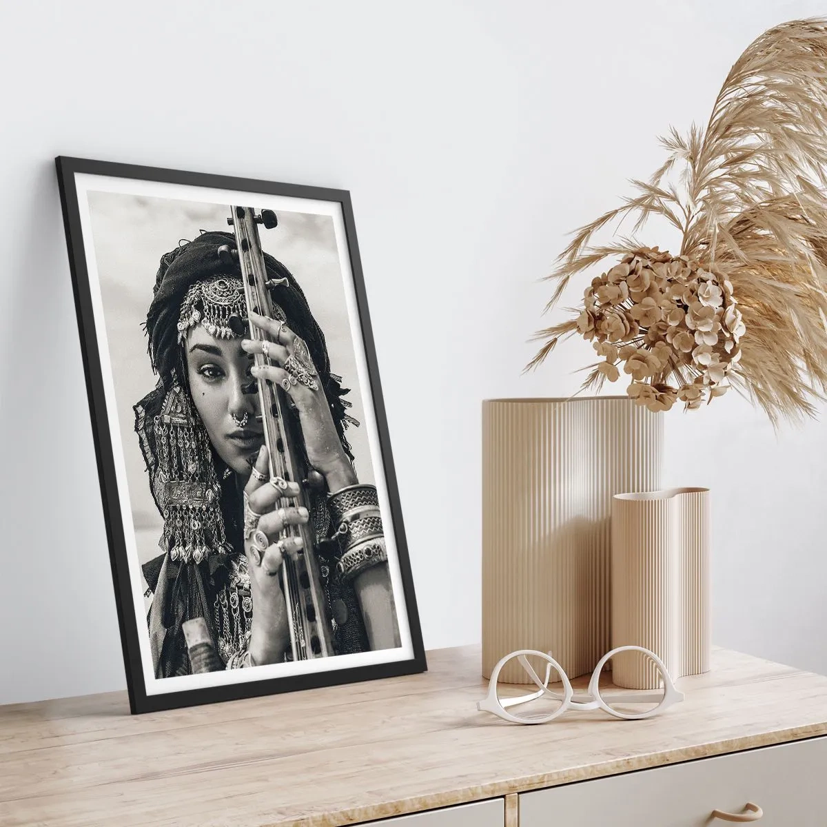 Affiche dans un cadre noir - Poster - Musique de l'Orient elle-même - 30x40 cm