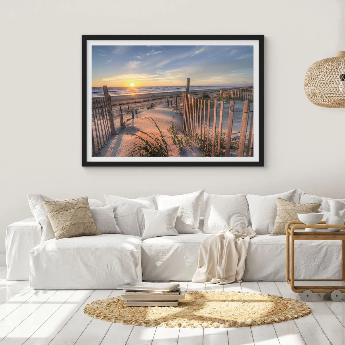 Affiche dans un cadre noir - Poster - Plage au coucher du soleil avec clôture en bois - 100x70cm - Ombre et brillance du vent - Décoration murale moderne pour le salon et la chambre ARTTOR