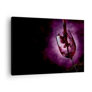 Impression sur toile - Image sur toile - Du vin rouge versé dans un verre sur fond de fumée violette - 70x50cm - Écarlate? Carmin? Non, rubis. - Décoration murale moderne pour le salon et la chambre ARTTOR