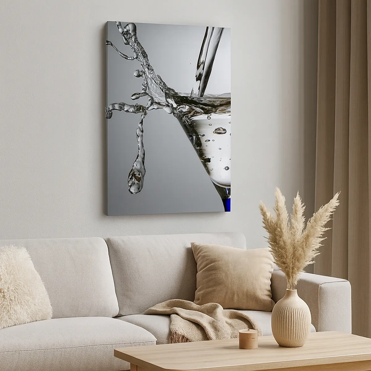 Impression sur toile - Image sur toile - Verre à Martini avec éclaboussures d'eau dynamiques sur fond clair. - 50x70cm - Sur le bord de la coupe - Décoration murale moderne pour le salon et la chambre ARTTOR