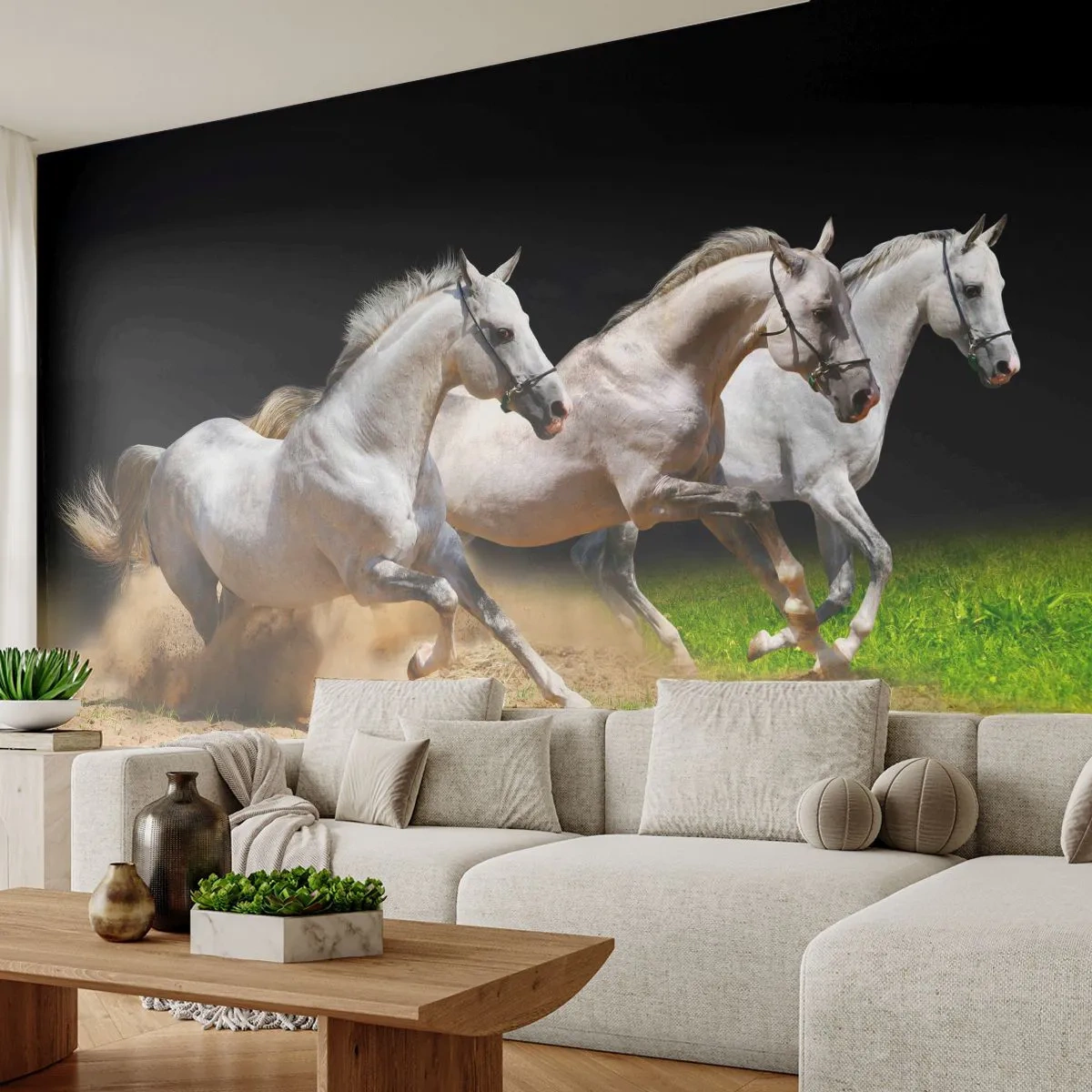 Papier Peint Photo Premium Sand - Trois chevaux blancs galopant sur un terrain sablonneux - 100x70cm - Trois Grâces - Décoration murale moderne pour le salon et la chambre ARTTOR