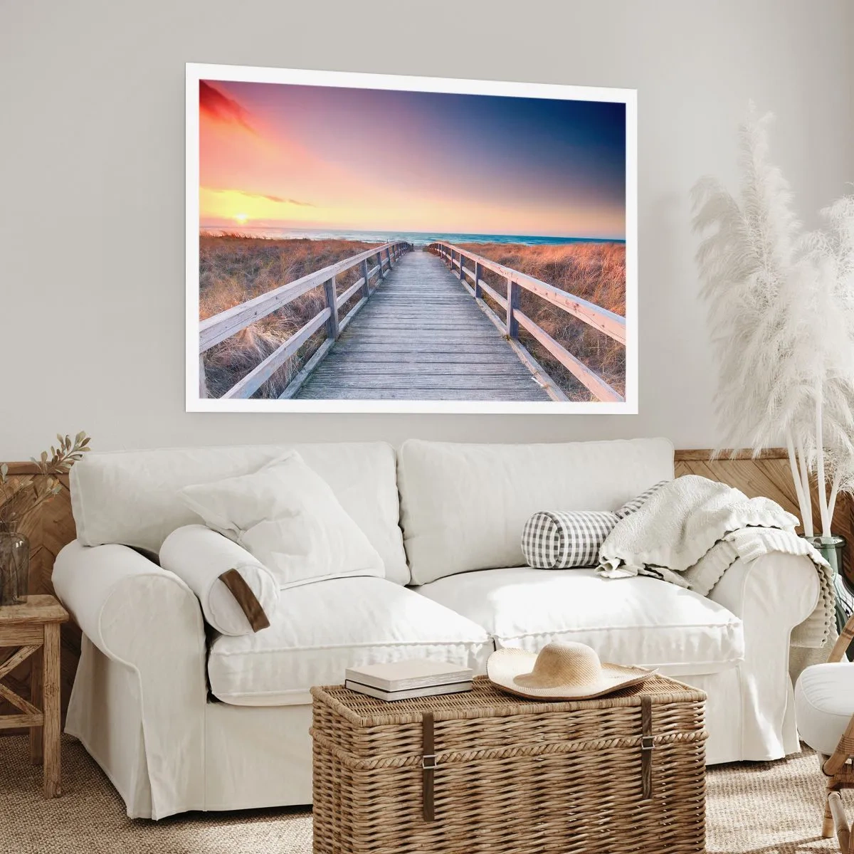 Affiche - Poster - Une jetée en bois menant à la plage au coucher du soleil avec le ciel peint de couleurs pastel. - 100x70cm - Aurore baltique du soir - Décoration murale moderne pour le salon et la chambre ARTTOR