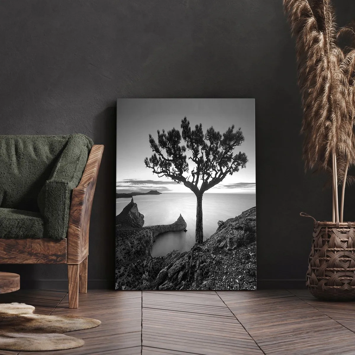 Impression sur toile - Image sur toile - Paysage noir et blanc avec un arbre solitaire sur une falaise au-dessus de la mer - 50x70cm - Paix jusqu'à l'horizon - Décoration murale moderne pour le salon et la chambre ARTTOR